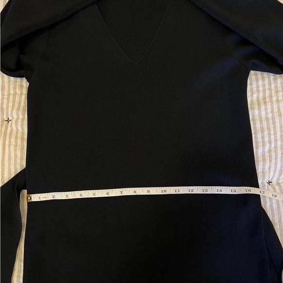 COS black v-neck knit dress - Picture 11 of 12
